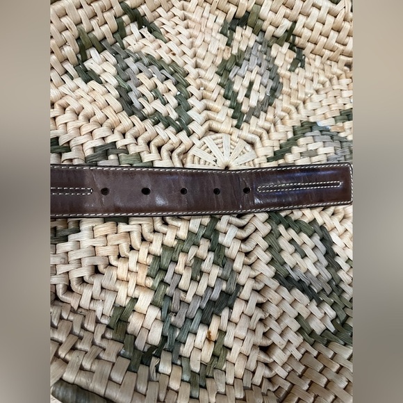 Men’s large extra large Columbia belt. Medium leather brown tones - Picture 2 of 6